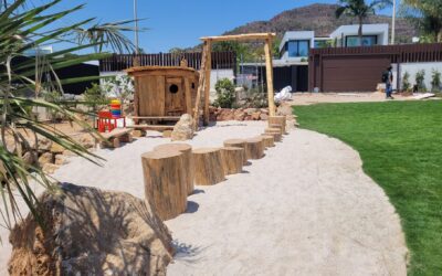 Zona de juegos infantiles sostenible construida por Sol i Vent Paisatges